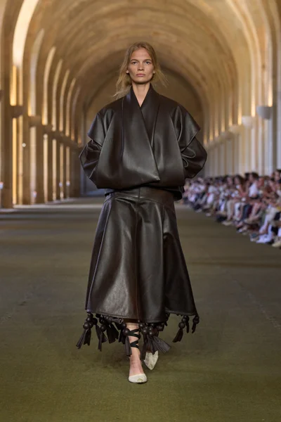 Look 27